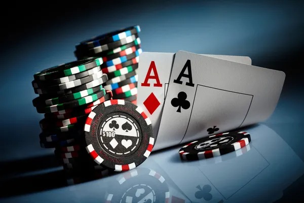 Live baccarat table at boytoto with multi-camera view